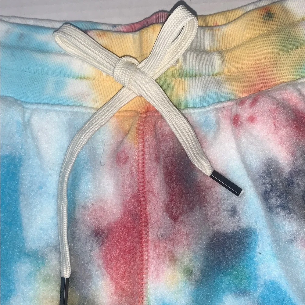FEAT Blanket‎ Blend Shorts. Size Small.  Pastel Pebble